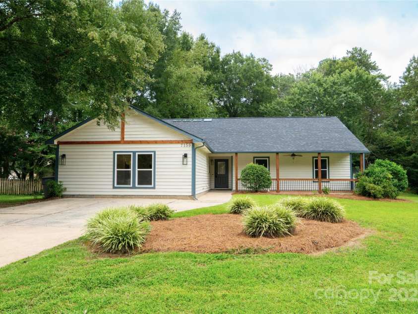 7159 Moss Point Drive, Charlotte, NC 28277.  MLS# CAR4285806, YatesRealty ID 35243. 