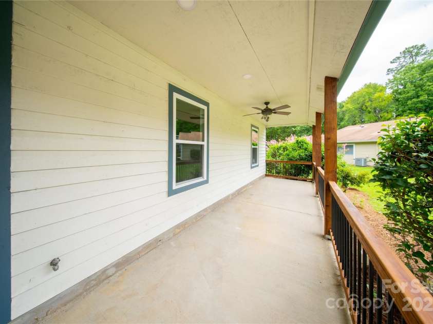 7159 Moss Point Drive, Charlotte, NC 28277.  MLS# CAR4285806, YatesRealty ID 35243. 