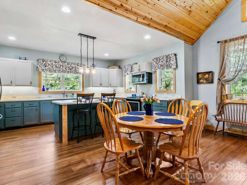 116 Hiawatha Court, Asheville, NC 28806.  MLS# CAR4397854, YatesRealty ID 35245. Open Floor Plan