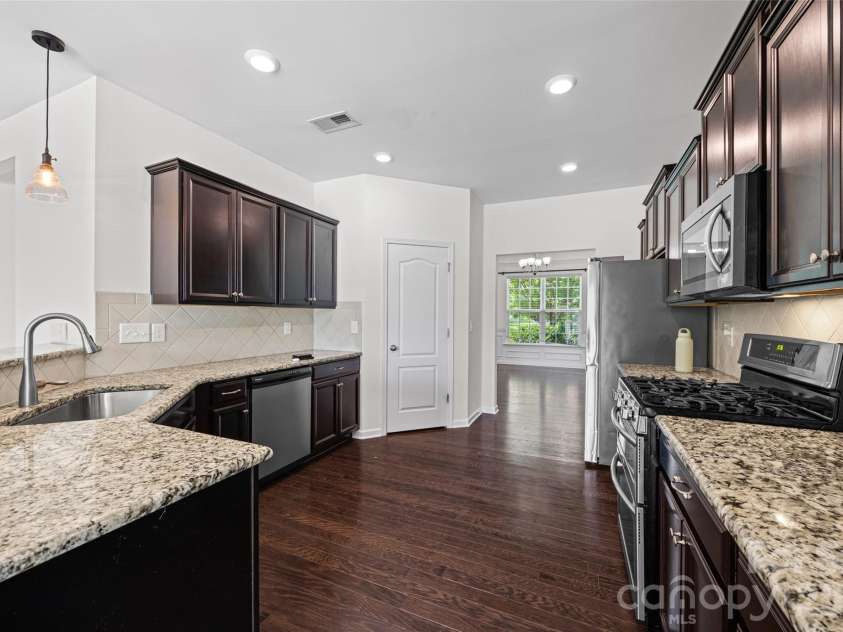 406 Livingston Drive, Lancaster, SC 29720.  MLS# CAR4394918, YatesRealty ID 35246. 