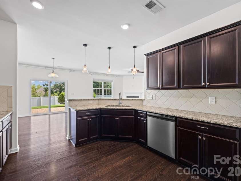 406 Livingston Drive, Lancaster, SC 29720.  MLS# CAR4394918, YatesRealty ID 35246. 