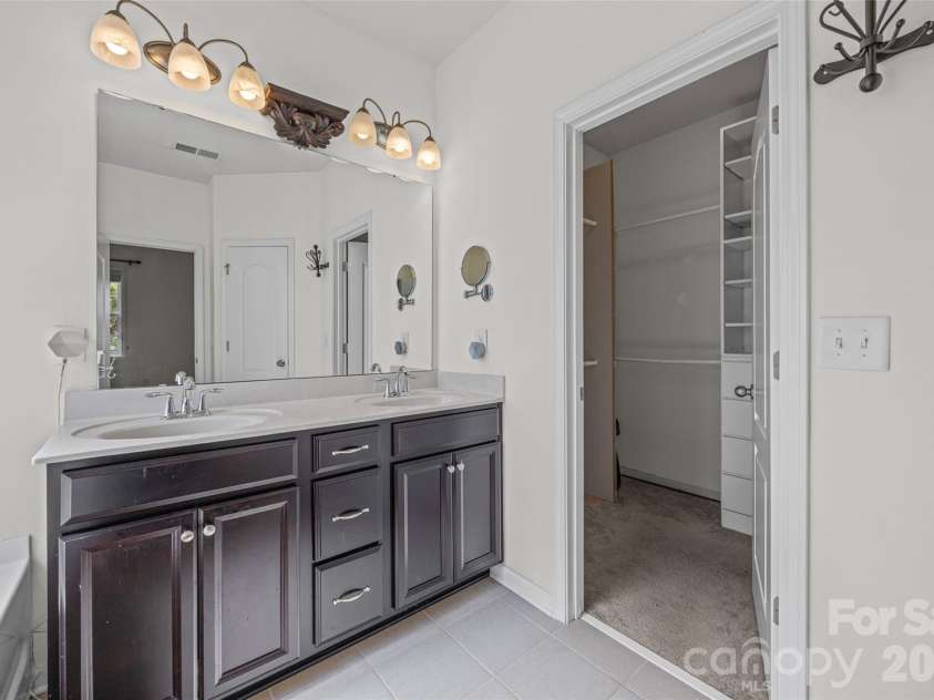 406 Livingston Drive, Lancaster, SC 29720.  MLS# CAR4394918, YatesRealty ID 35246. 