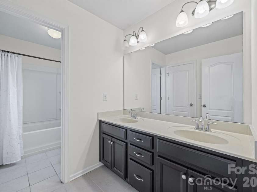 406 Livingston Drive, Lancaster, SC 29720.  MLS# CAR4394918, YatesRealty ID 35246. 