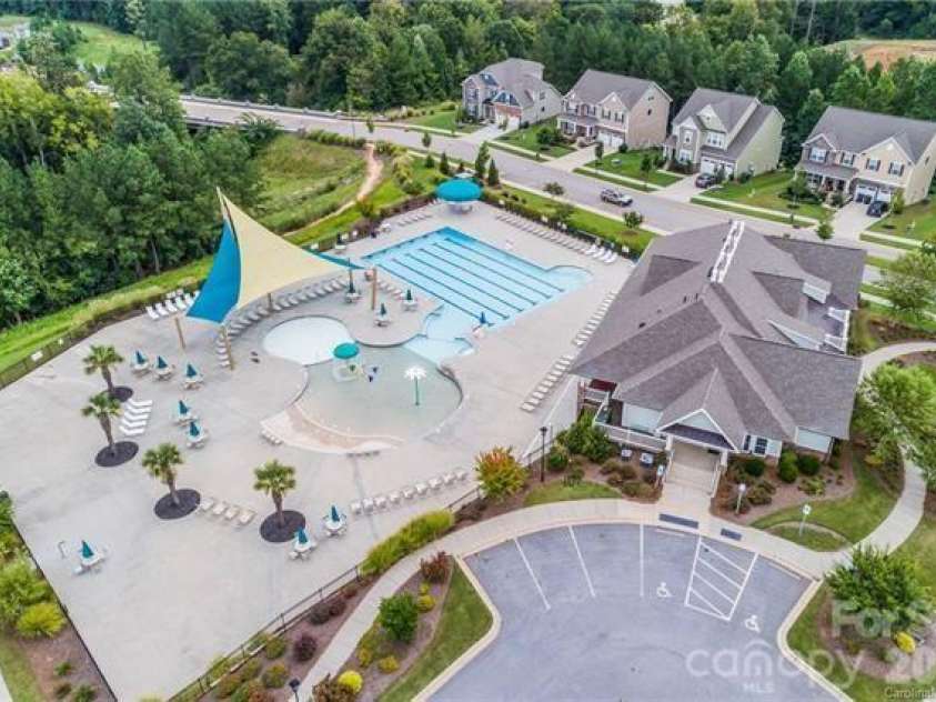 406 Livingston Drive, Lancaster, SC 29720.  MLS# CAR4394918, YatesRealty ID 35246. 