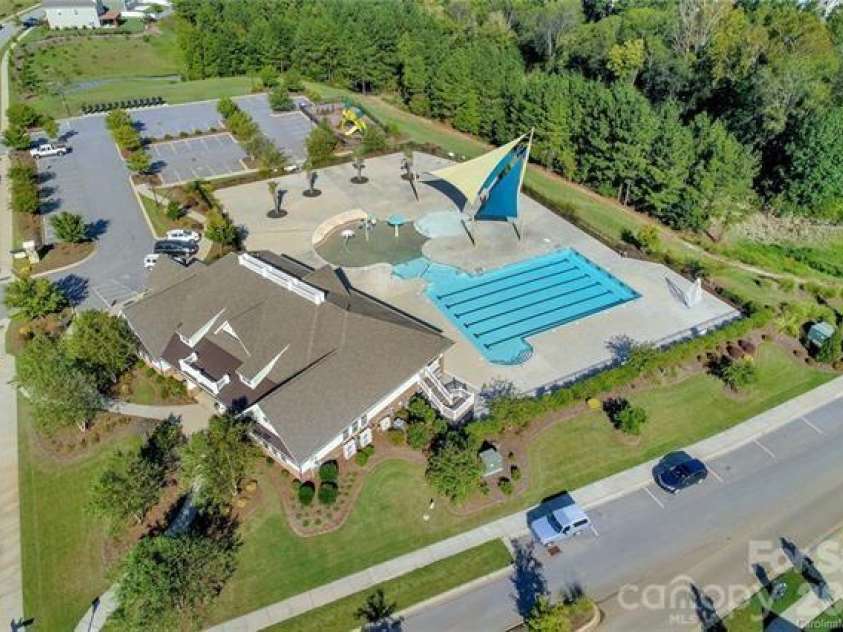 406 Livingston Drive, Lancaster, SC 29720.  MLS# CAR4394918, YatesRealty ID 35246. 