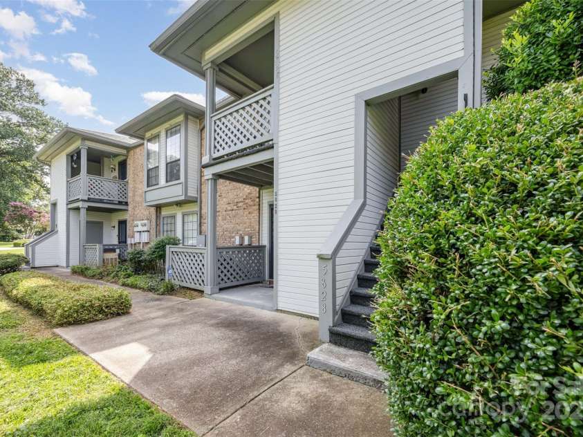 5828 Harris Grove Lane, Charlotte, NC 28212.  MLS# CAR4294607, YatesRealty ID 35246. 