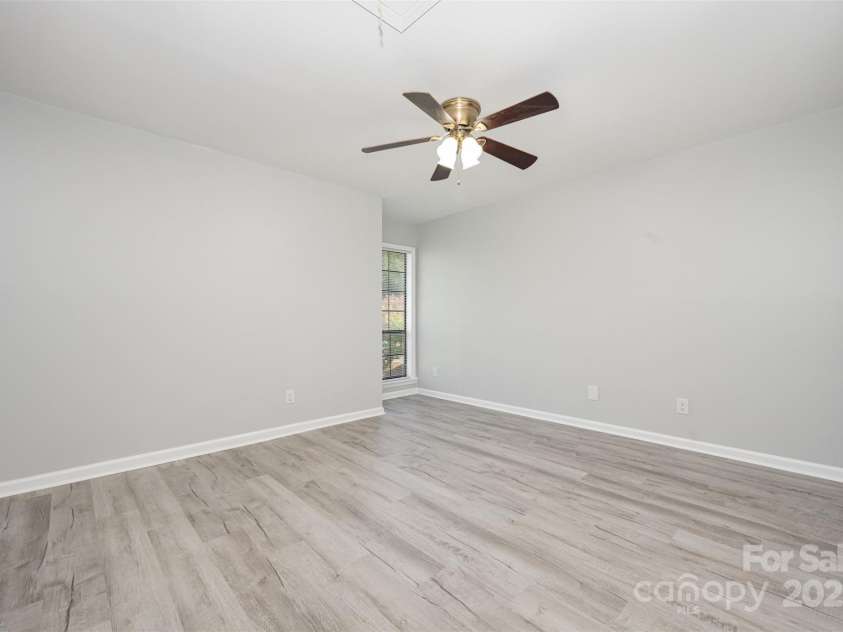 5828 Harris Grove Lane, Charlotte, NC 28212.  MLS# CAR4294607, YatesRealty ID 35246. 