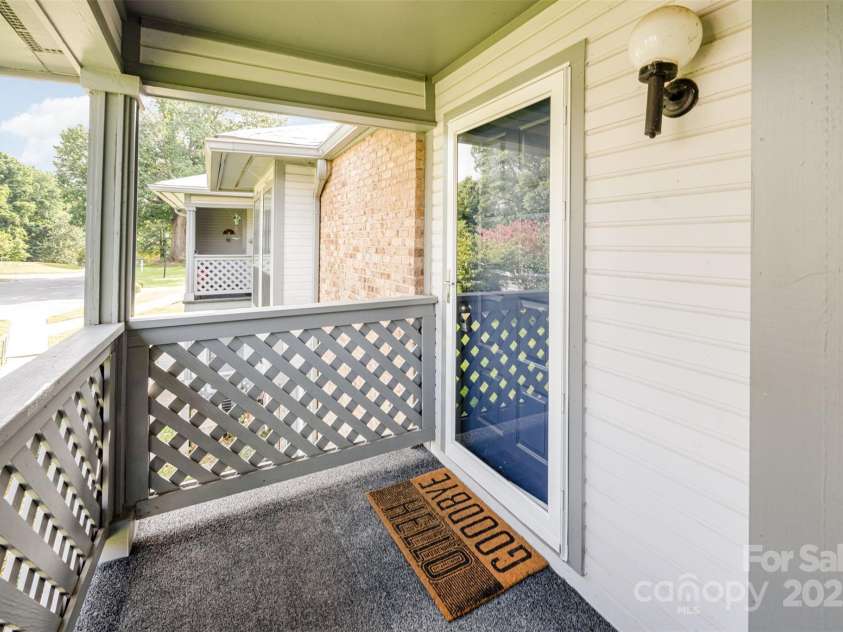 5828 Harris Grove Lane, Charlotte, NC 28212.  MLS# CAR4294607, YatesRealty ID 35246. 