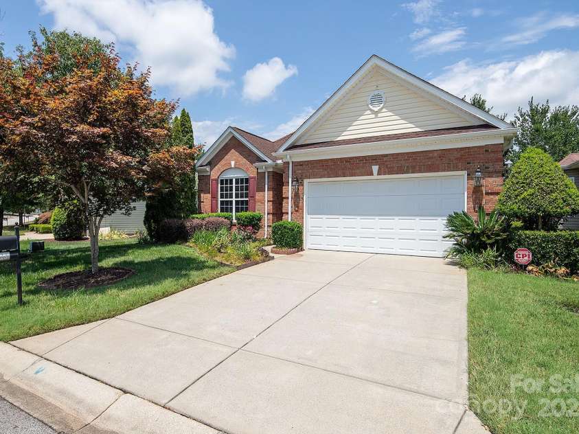 923 Platinum Drive, Fort Mill, SC 29708.  MLS# CAR4248471, YatesRealty ID 35247. 