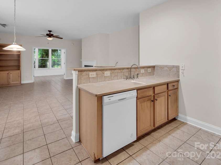 923 Platinum Drive, Fort Mill, SC 29708.  MLS# CAR4248471, YatesRealty ID 35247. 