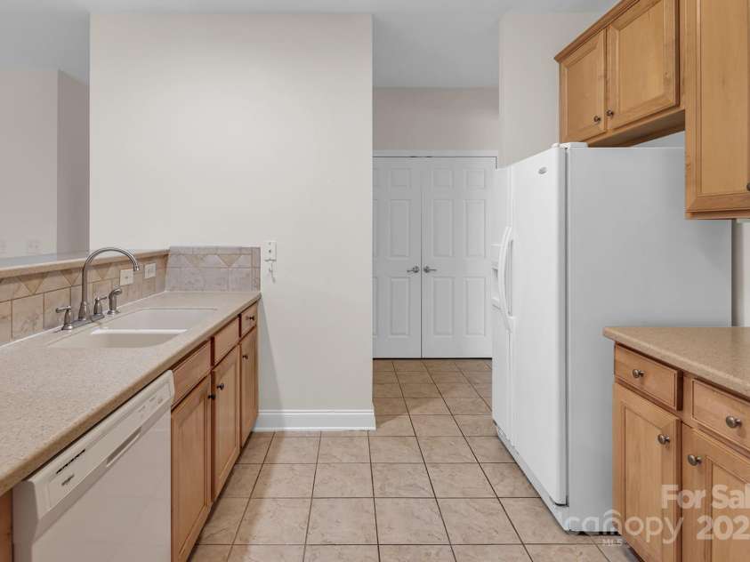 923 Platinum Drive, Fort Mill, SC 29708.  MLS# CAR4248471, YatesRealty ID 35247. 