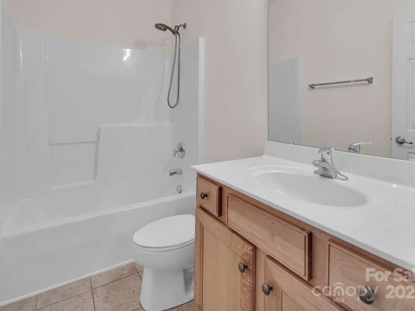 923 Platinum Drive, Fort Mill, SC 29708.  MLS# CAR4248471, YatesRealty ID 35247. 