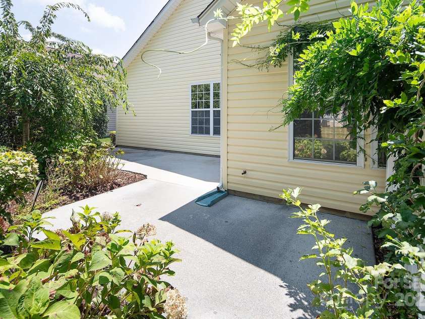 923 Platinum Drive, Fort Mill, SC 29708.  MLS# CAR4248471, YatesRealty ID 35247. 
