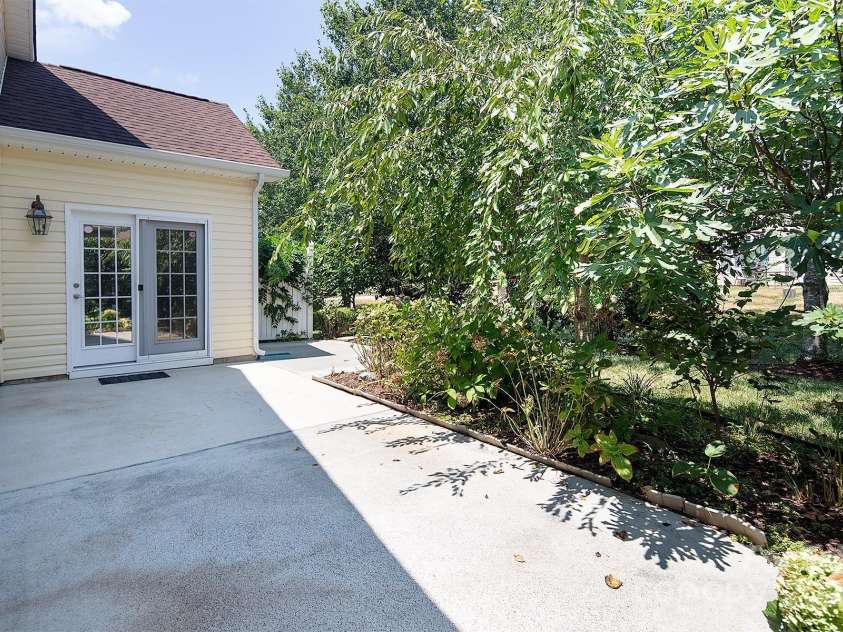 923 Platinum Drive, Fort Mill, SC 29708.  MLS# CAR4248471, YatesRealty ID 35247. 