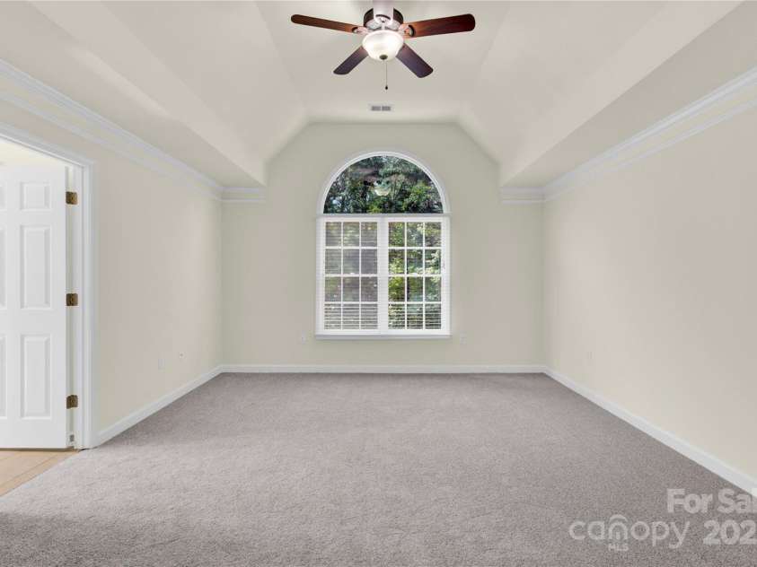 11201 Tavernay Parkway, Charlotte, NC 28262.  MLS# CAR4277991, YatesRealty ID 35248. Bonus Room