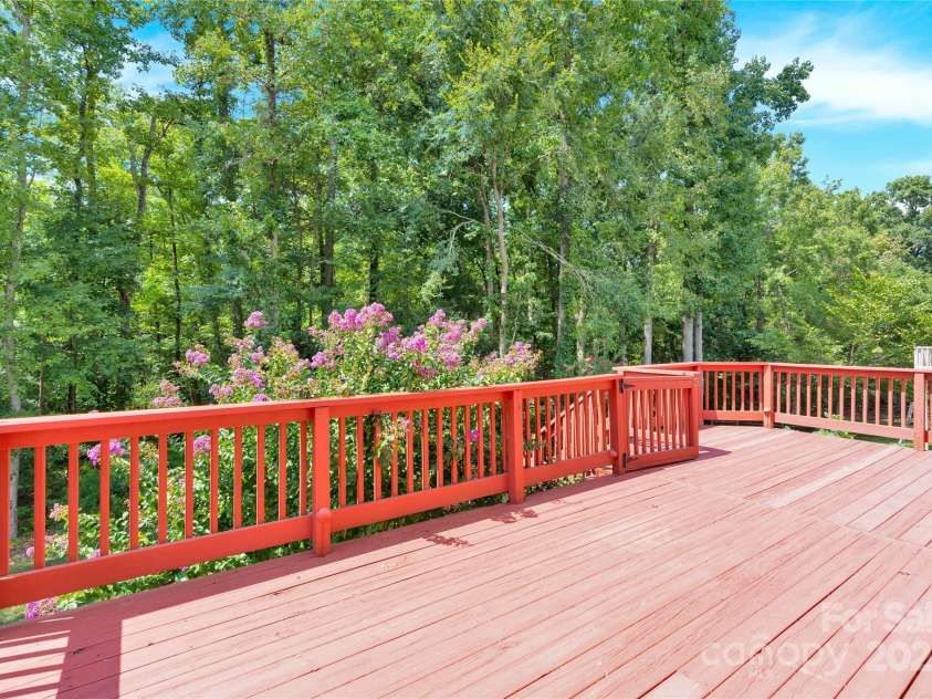 11201 Tavernay Parkway, Charlotte, NC 28262.  MLS# CAR4277991, YatesRealty ID 35248. Deck