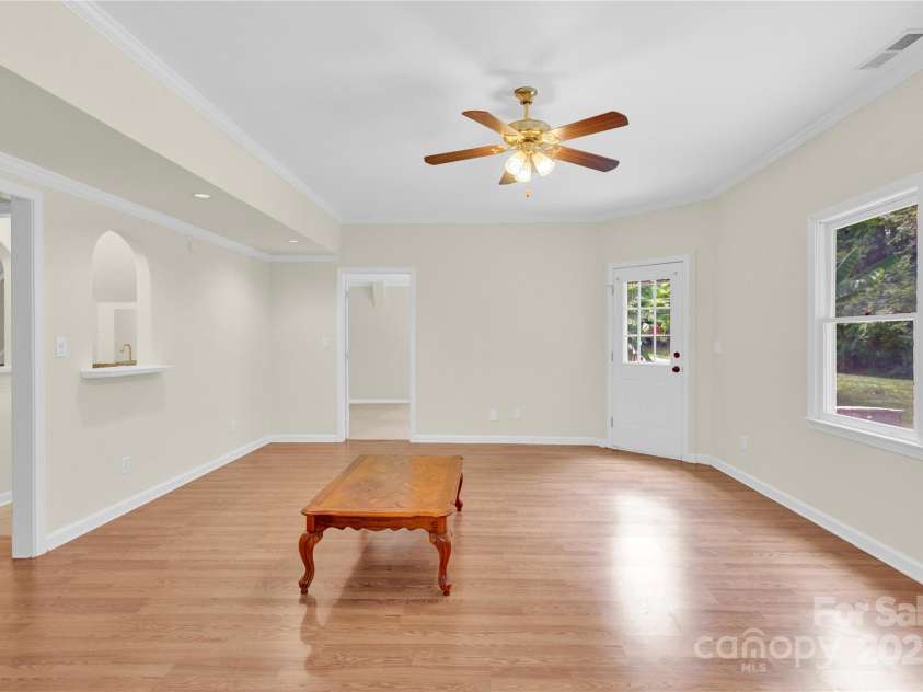 11201 Tavernay Parkway, Charlotte, NC 28262.  MLS# CAR4277991, YatesRealty ID 35248. Walkout Basement