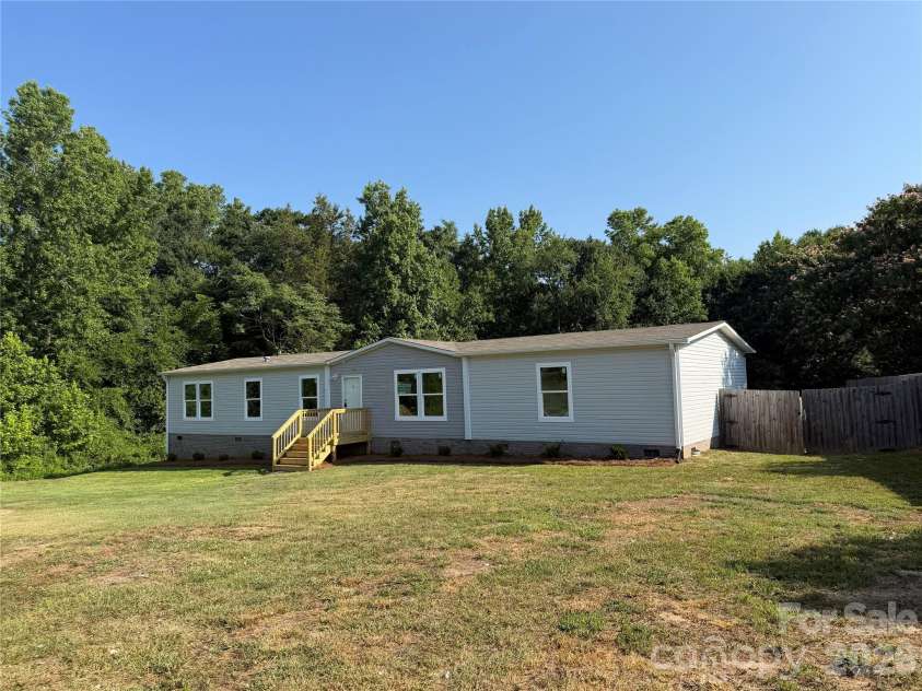 1003 Lavender Road, Grover, NC 28073.  MLS# CAR4400378, YatesRealty ID 35249. 
