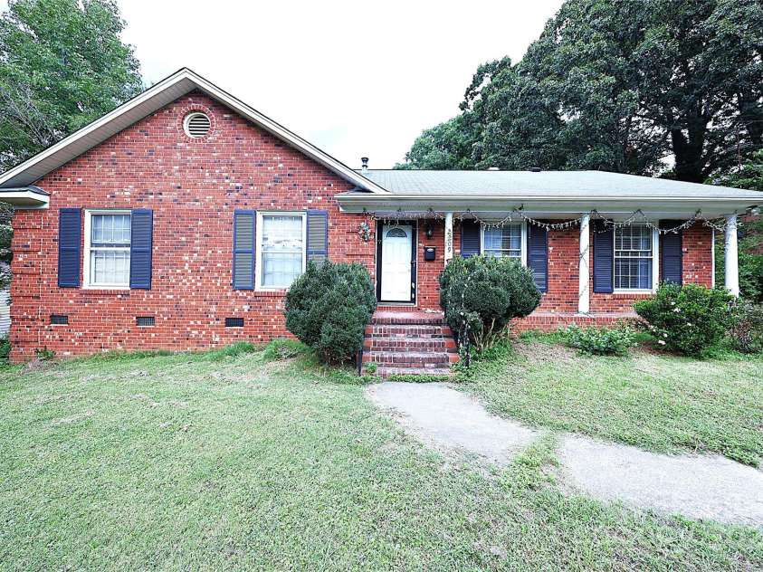 2209 Laura Drive, Charlotte, NC 28212.  MLS# CAR4182108, YatesRealty ID 3525. 