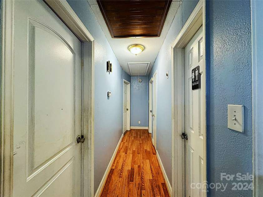 2209 Laura Drive, Charlotte, NC 28212.  MLS# CAR4182108, YatesRealty ID 3525. 