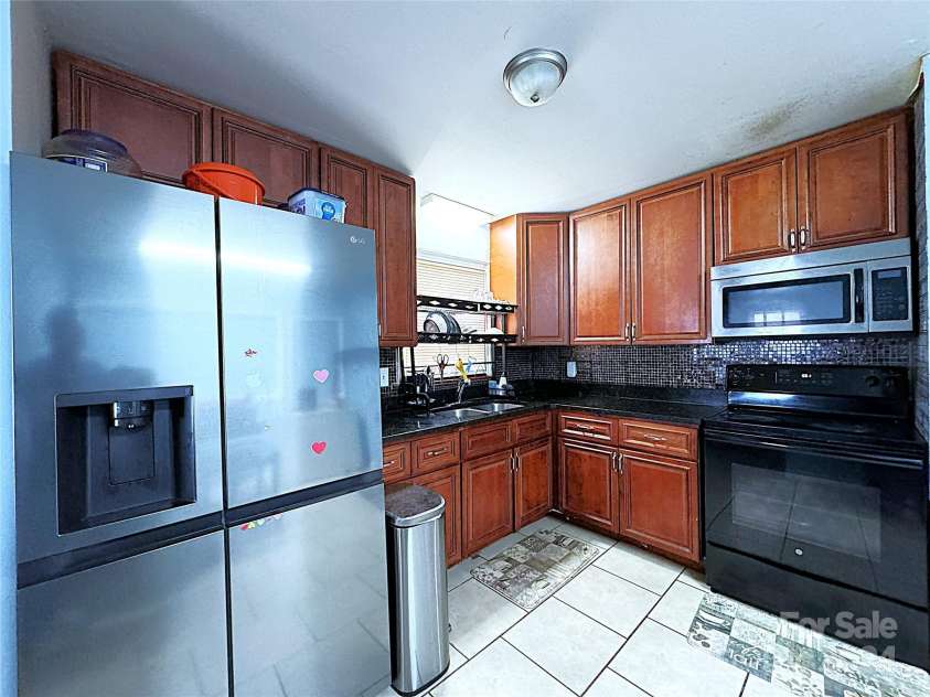 2209 Laura Drive, Charlotte, NC 28212.  MLS# CAR4182108, YatesRealty ID 3525. 
