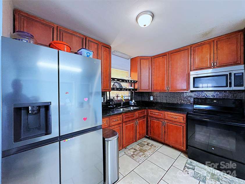2209 Laura Drive, Charlotte, NC 28212.  MLS# CAR4182108, YatesRealty ID 3525. 