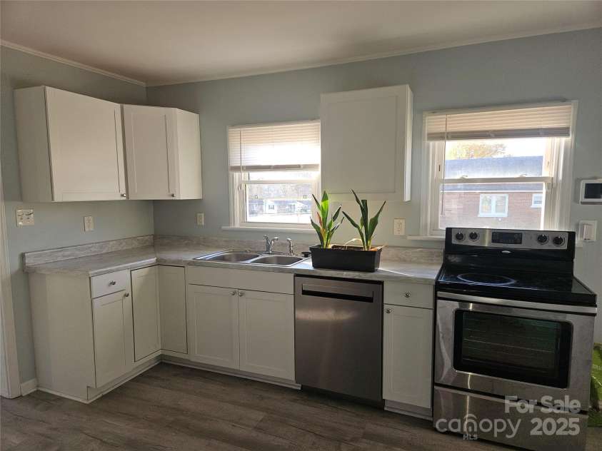 705 Cleveland Avenue, Kings Mountain, NC 28086.  MLS# CAR4322496, YatesRealty ID 3525. 