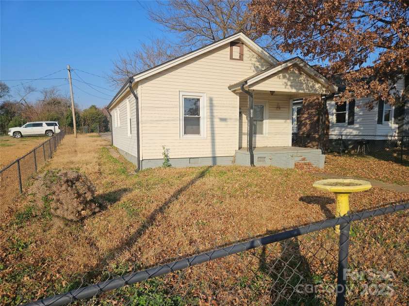 705 Cleveland Avenue, Kings Mountain, NC 28086.  MLS# CAR4322496, YatesRealty ID 3525. 