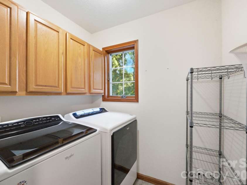 198 Hickory Hill Circle, Spruce Pine, NC 28777.  MLS# CAR4399787, YatesRealty ID 35250. 