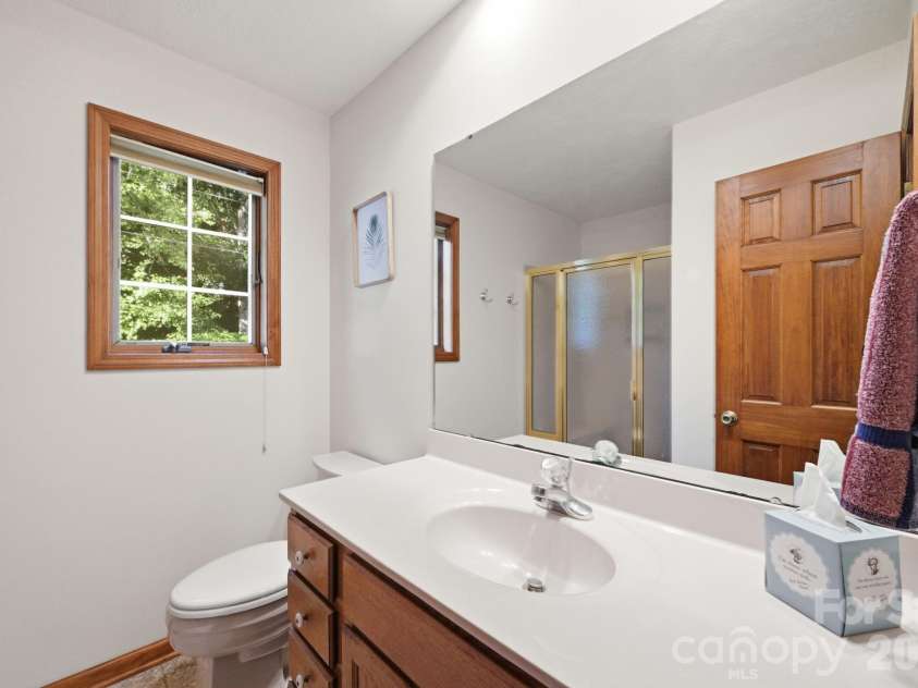 198 Hickory Hill Circle, Spruce Pine, NC 28777.  MLS# CAR4399787, YatesRealty ID 35250. 