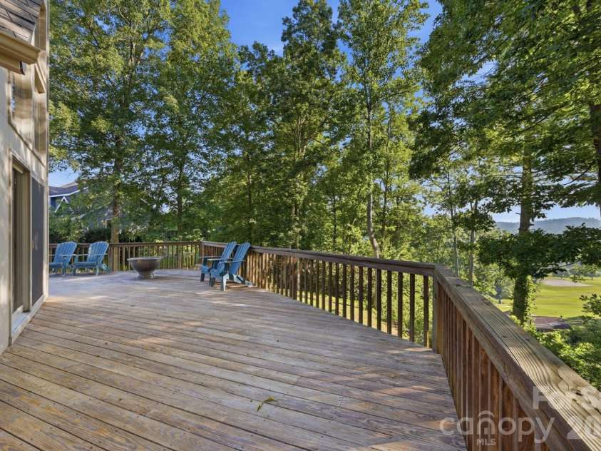 198 Hickory Hill Circle, Spruce Pine, NC 28777.  MLS# CAR4399787, YatesRealty ID 35250. 