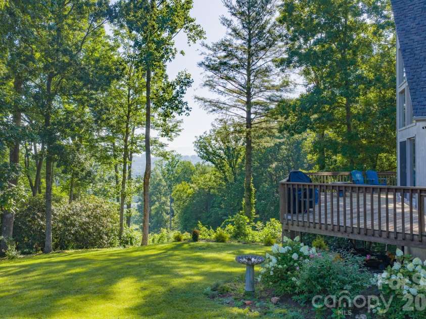 198 Hickory Hill Circle, Spruce Pine, NC 28777.  MLS# CAR4399787, YatesRealty ID 35250. 