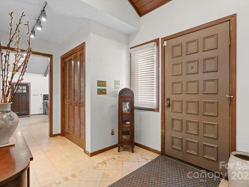 748 Moretz Court, Hickory, NC 28601.  MLS# CAR4291848, YatesRealty ID 35250. 