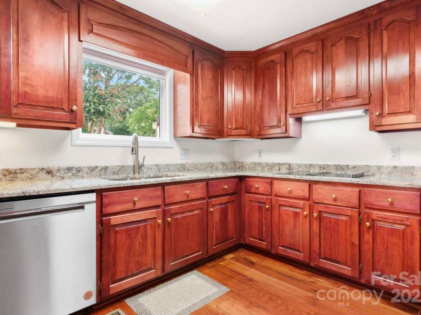 748 Moretz Court, Hickory, NC 28601.  MLS# CAR4291848, YatesRealty ID 35250. 