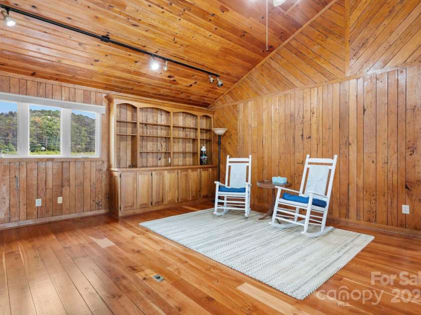 748 Moretz Court, Hickory, NC 28601.  MLS# CAR4291848, YatesRealty ID 35250. 