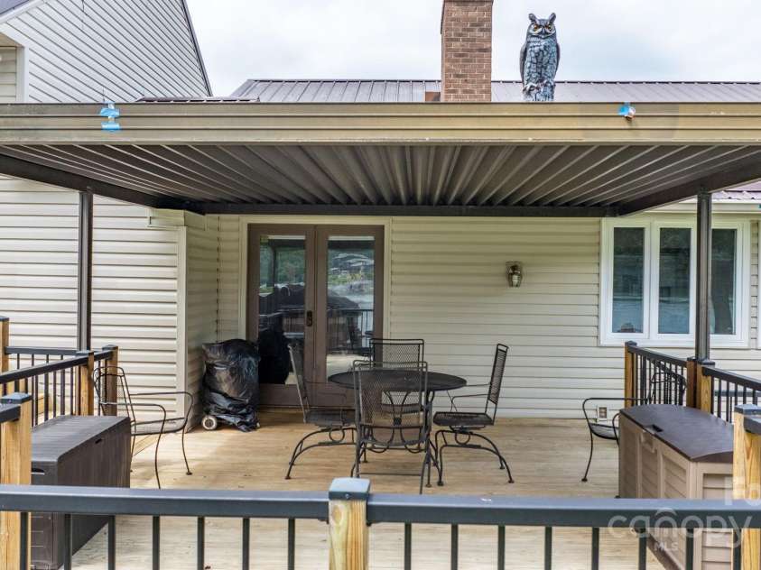 748 Moretz Court, Hickory, NC 28601.  MLS# CAR4291848, YatesRealty ID 35250. 