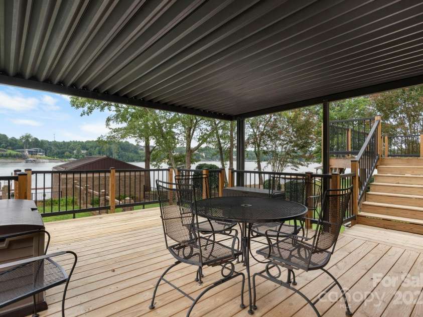 748 Moretz Court, Hickory, NC 28601.  MLS# CAR4291848, YatesRealty ID 35250. 