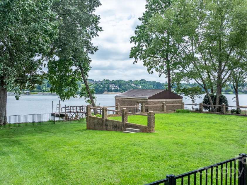 748 Moretz Court, Hickory, NC 28601.  MLS# CAR4291848, YatesRealty ID 35250. 