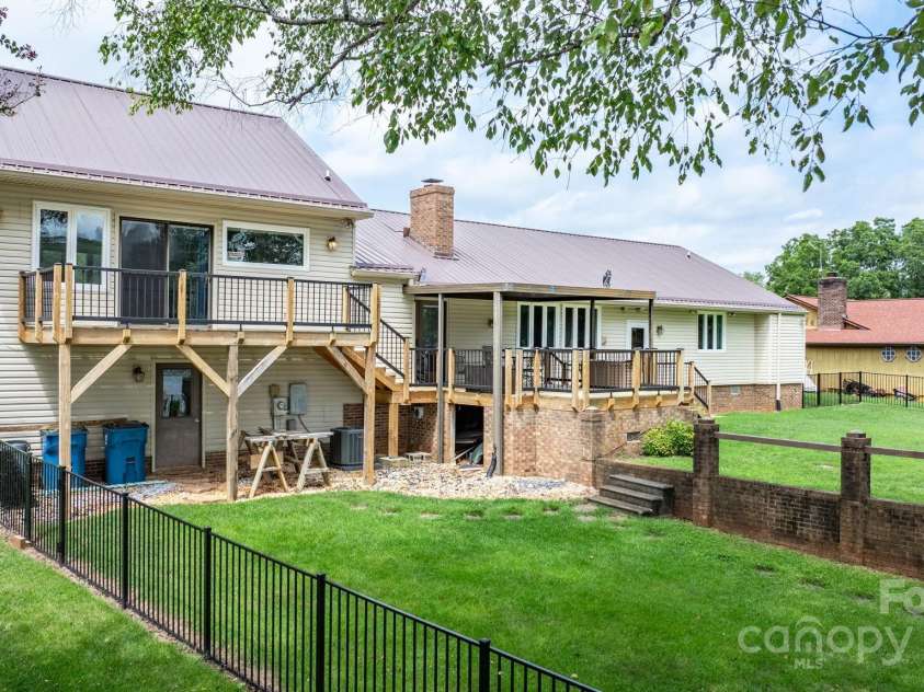 748 Moretz Court, Hickory, NC 28601.  MLS# CAR4291848, YatesRealty ID 35250. 