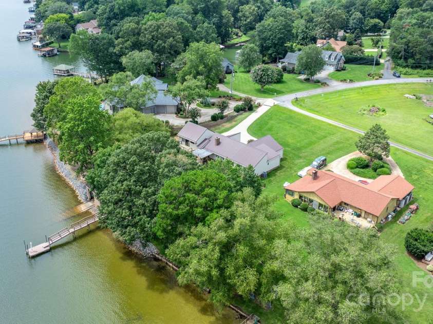 748 Moretz Court, Hickory, NC 28601.  MLS# CAR4291848, YatesRealty ID 35250. 