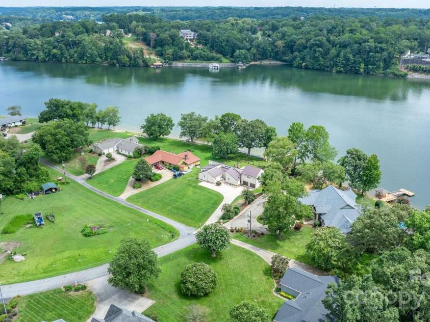 748 Moretz Court, Hickory, NC 28601.  MLS# CAR4291848, YatesRealty ID 35250. 