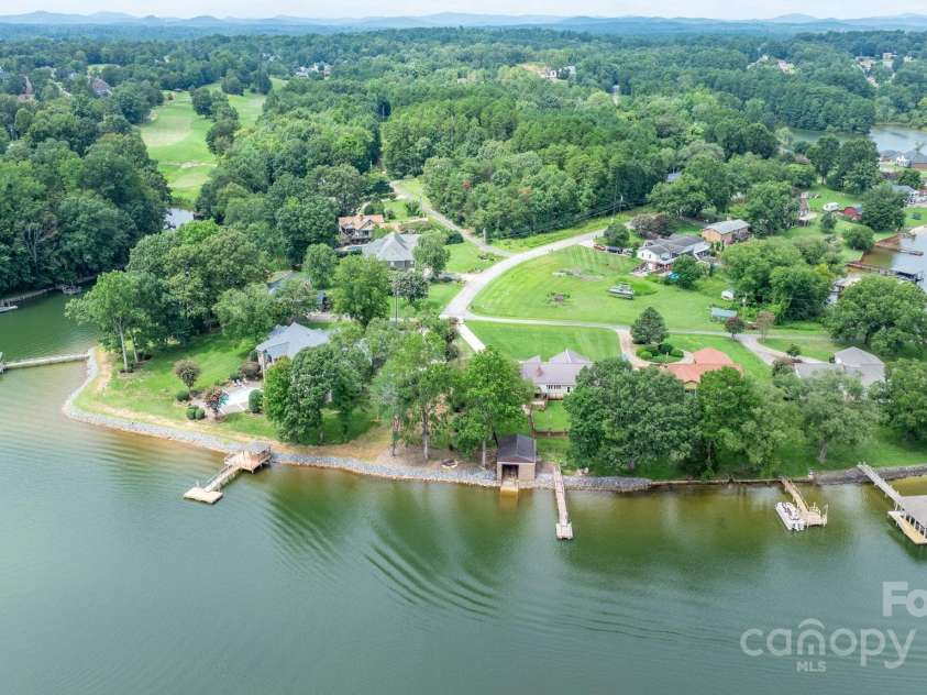 748 Moretz Court, Hickory, NC 28601.  MLS# CAR4291848, YatesRealty ID 35250. 