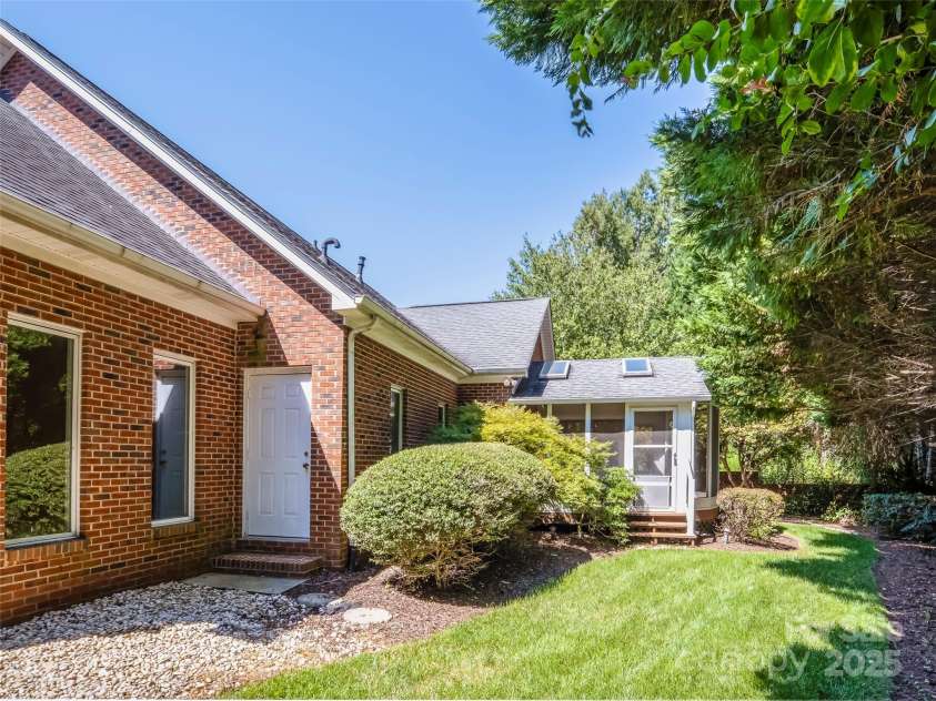 2131 Water Oak Lane, Gastonia, NC 28056.  MLS# CAR4296463, YatesRealty ID 35252. 