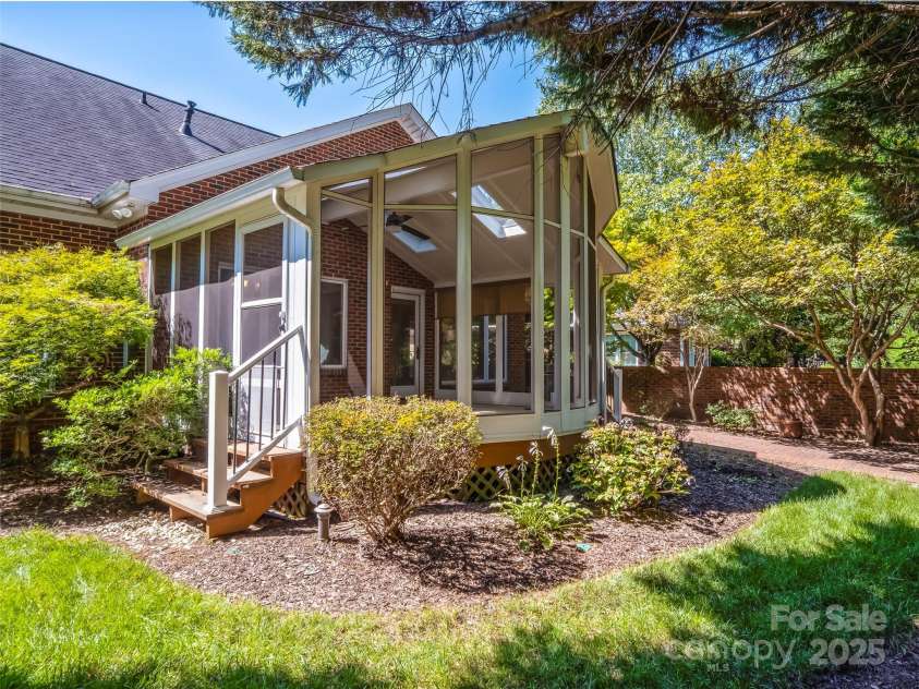 2131 Water Oak Lane, Gastonia, NC 28056.  MLS# CAR4296463, YatesRealty ID 35252. 