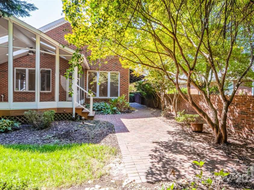 2131 Water Oak Lane, Gastonia, NC 28056.  MLS# CAR4296463, YatesRealty ID 35252. 