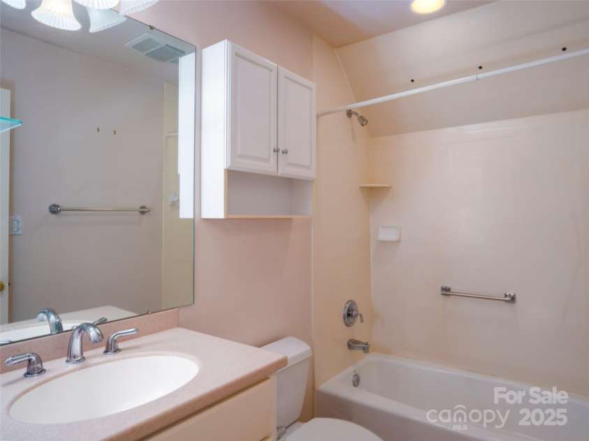 2131 Water Oak Lane, Gastonia, NC 28056.  MLS# CAR4296463, YatesRealty ID 35252. 