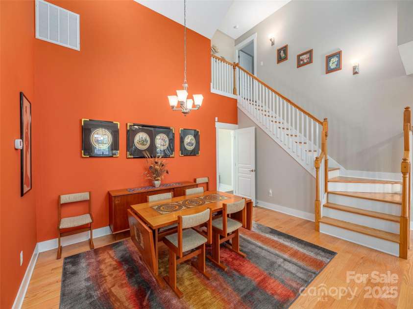 10 Holland Mountain View, Asheville, NC 28804.  MLS# CAR4290866, YatesRealty ID 35253. 