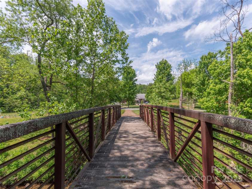 10 Holland Mountain View, Asheville, NC 28804.  MLS# CAR4290866, YatesRealty ID 35253. 