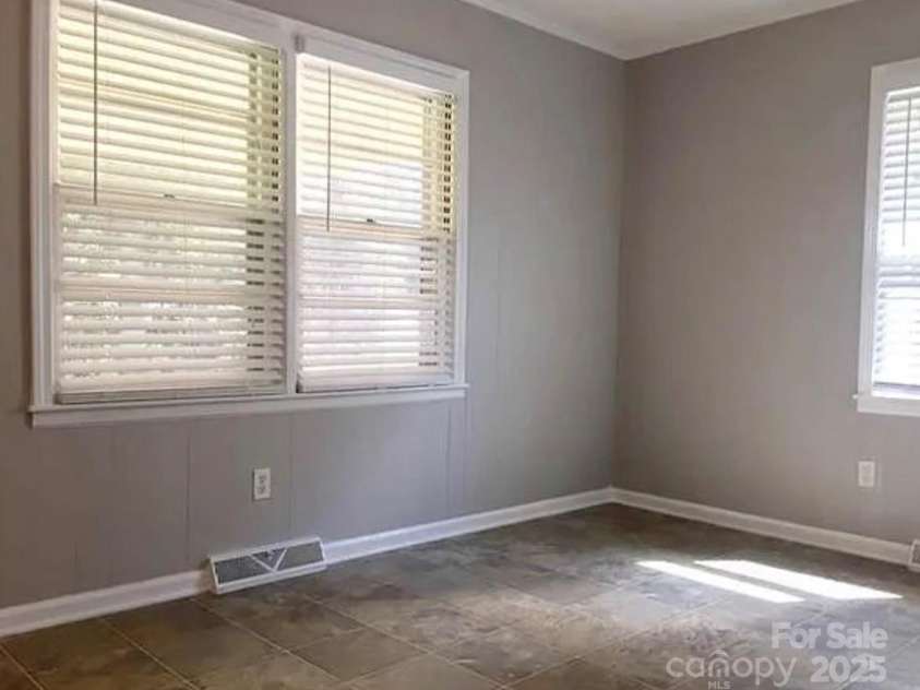 816 Alexander Street, Statesville, NC 28677.  MLS# CAR4292064, YatesRealty ID 35254. 
