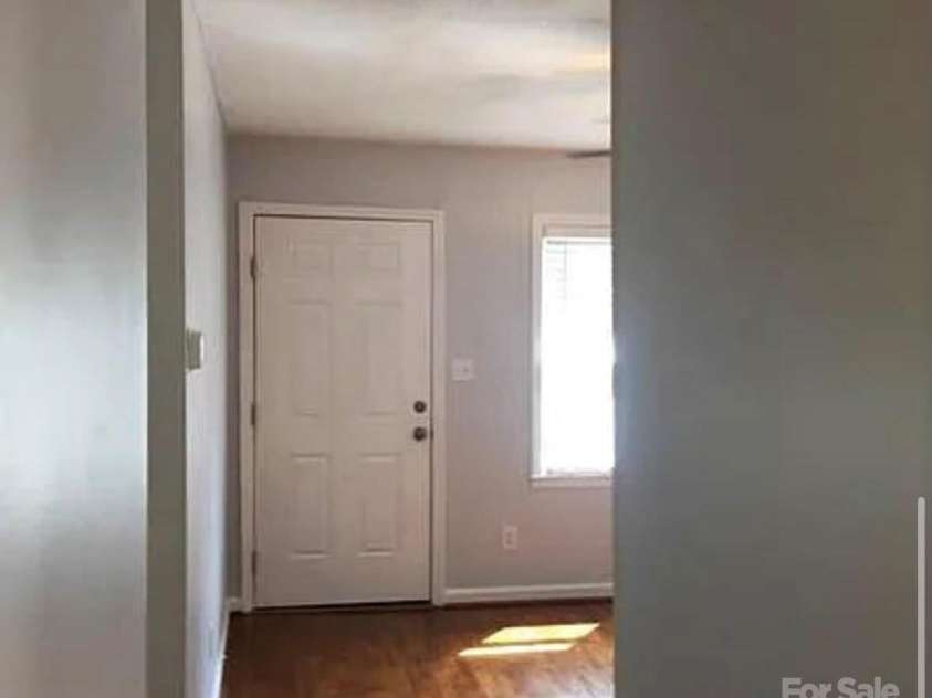 816 Alexander Street, Statesville, NC 28677.  MLS# CAR4292064, YatesRealty ID 35254. 